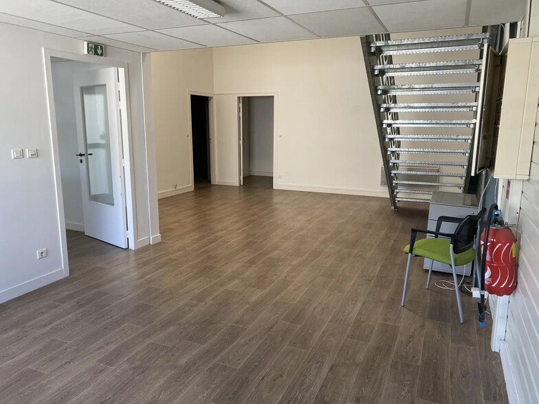 15 Ter Boulevard Jean Moulin, Nantes à louer - Photo de l’immeuble – Image 3 sur 10