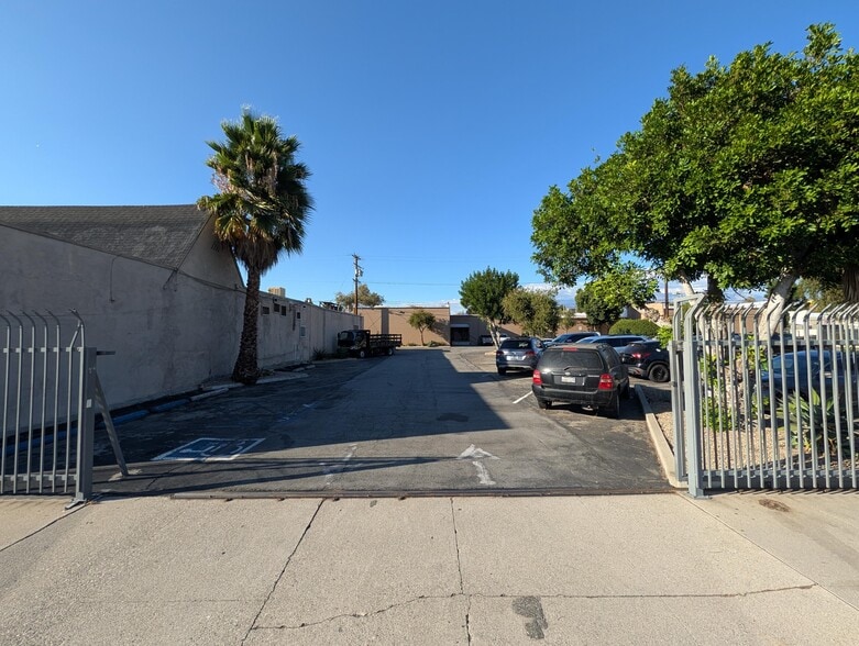 410 N Park Ave, Pomona, CA à vendre - Photo de l’immeuble – Image 3 sur 15