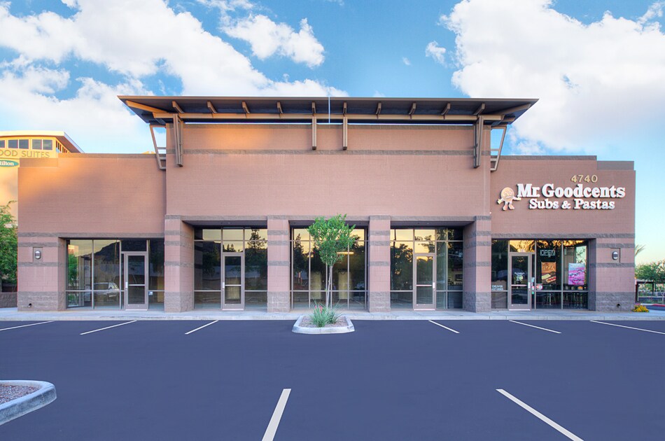 4740 S 48th St, Phoenix, AZ à vendre Photo principale– Image 1 sur 4