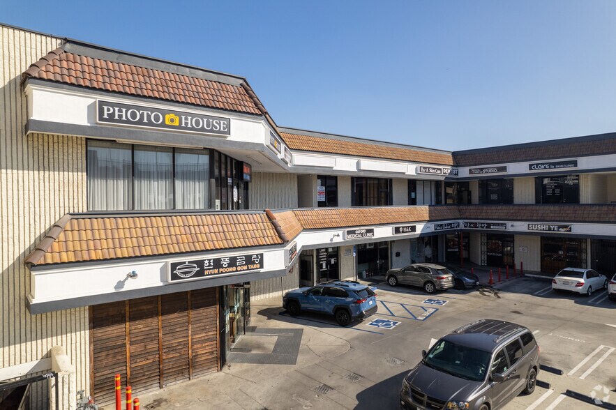 238-244 S Oxford Ave, Los Angeles, CA à louer - Photo de l’immeuble – Image 2 sur 5