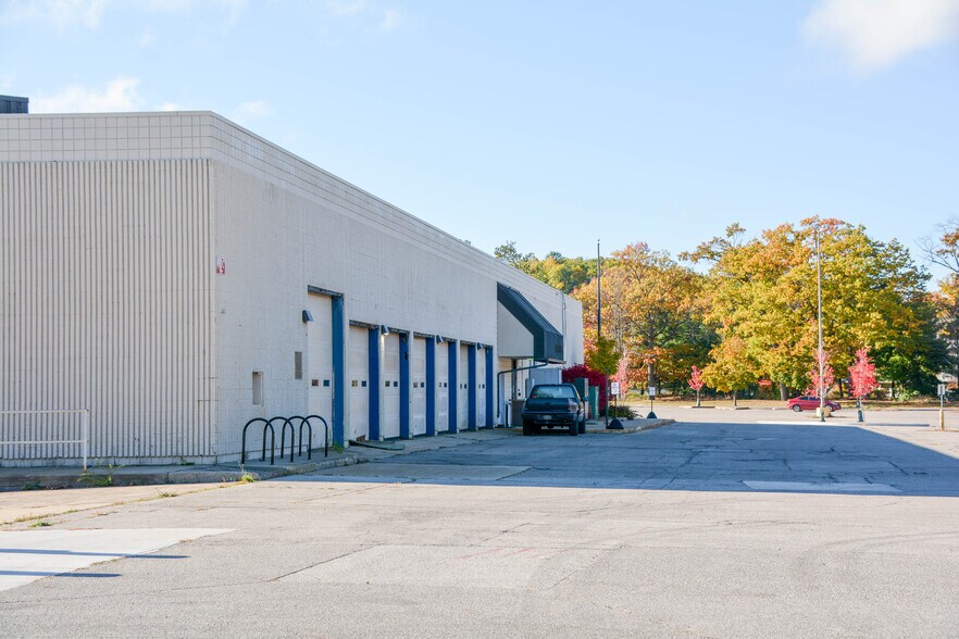 1212 W South Airport Rd W, Traverse City, MI à vendre - Photo de l’immeuble – Image 3 sur 62