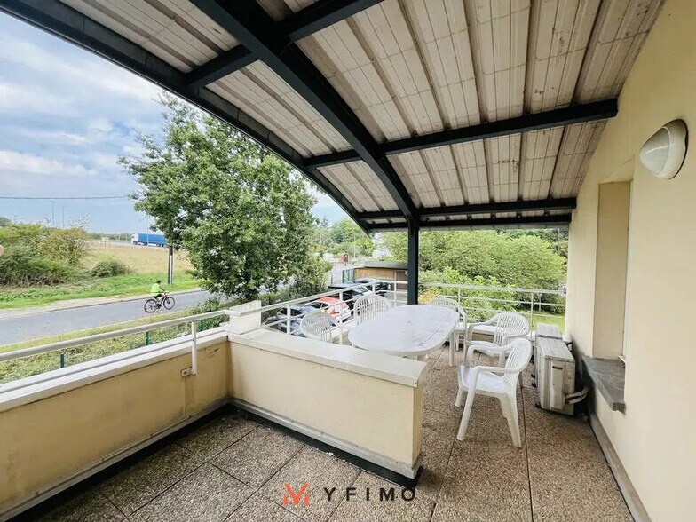 Bureau dans VILLENNES-SUR-SEINE à louer - Photo de l’immeuble – Image 1 sur 9