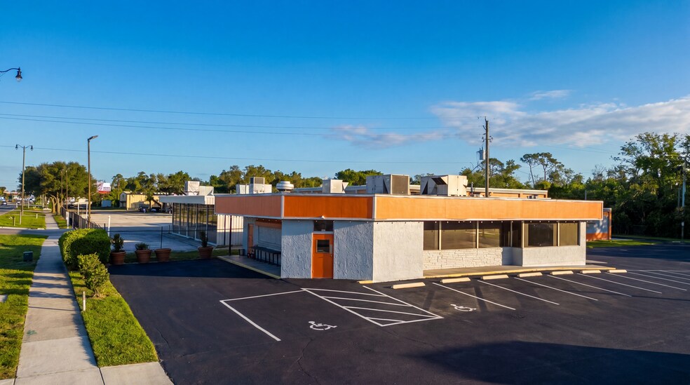 3221 S Orlando Dr, Sanford, FL à vendre - Photo de l’immeuble – Image 1 sur 6