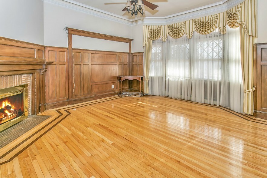 3108 Healy Ave, Far Rockaway, NY à vendre - Photo intérieure – Image 2 sur 35