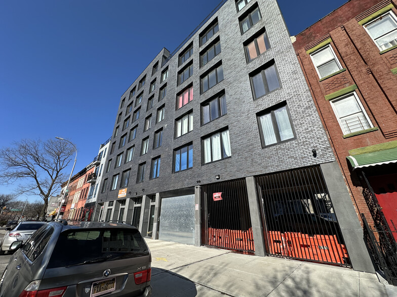 17 Somers St, Brooklyn, NY à louer - Photo de l’immeuble – Image 3 sur 17