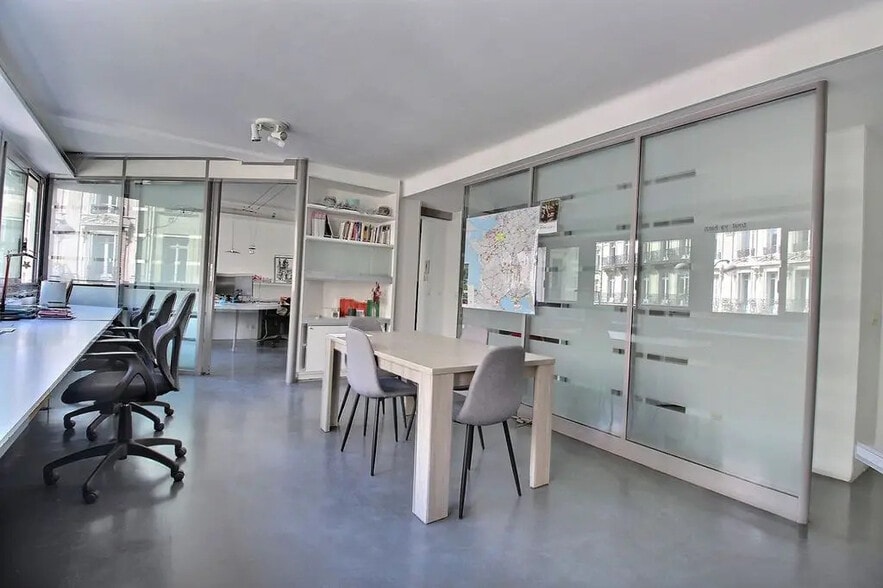 27 Rue Joubert, Paris à louer - Photo de l’immeuble – Image 3 sur 6