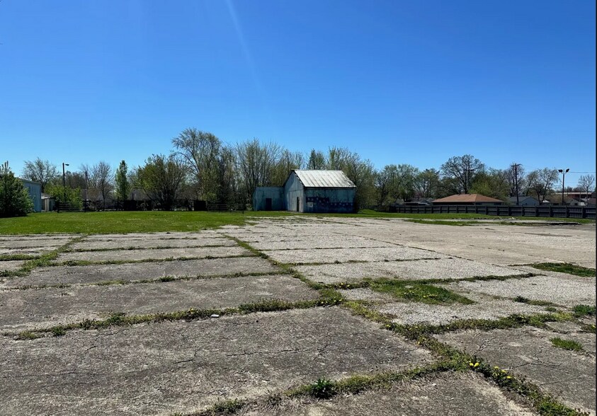 645-655 E Main St, Brownsburg, IN à vendre - Photo principale – Image 1 sur 4