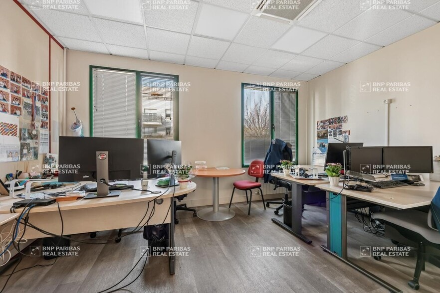 Bureau dans Pontault-Combault à vendre - Photo intérieure – Image 3 sur 12