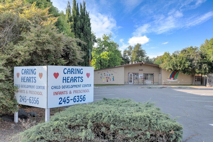 645 W Fremont Ave, Sunnyvale, CA à vendre - Photo de l’immeuble – Image 2 sur 9