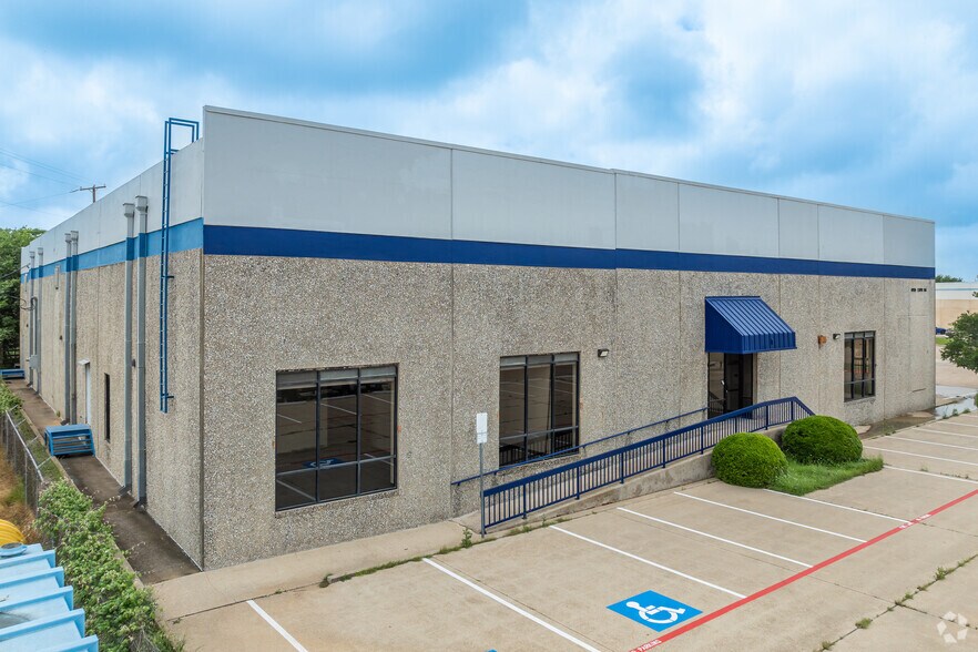 4030 Express St, Arlington, TX à vendre - Photo de l’immeuble – Image 2 sur 8