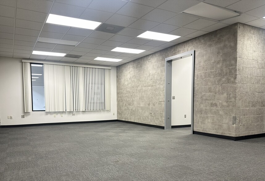 120 N Maclay Ave, San Fernando, CA à louer - Photo principale – Image 1 sur 7