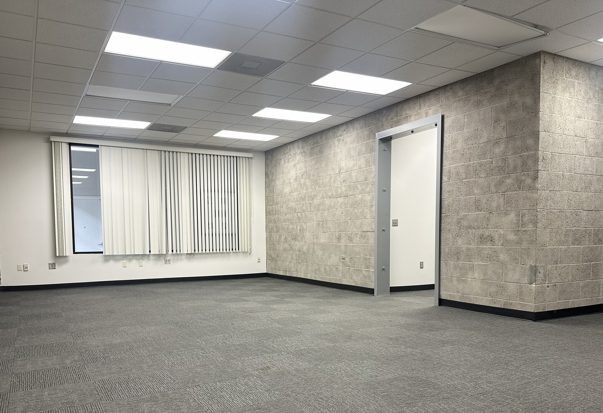120 N Maclay Ave, San Fernando, CA à louer Photo principale– Image 1 sur 8