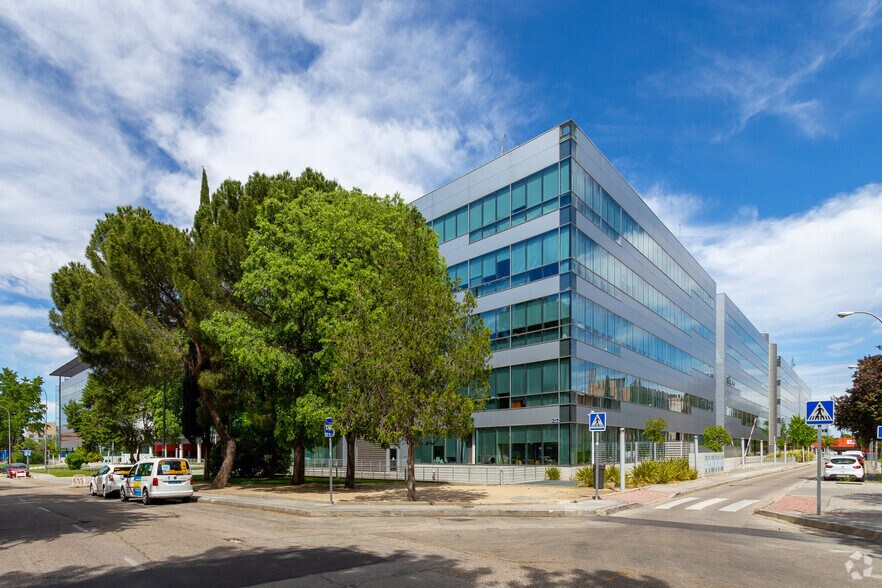 Calle de Campezo, 1, Madrid, Madrid à louer - Photo de l’immeuble – Image 2 sur 24