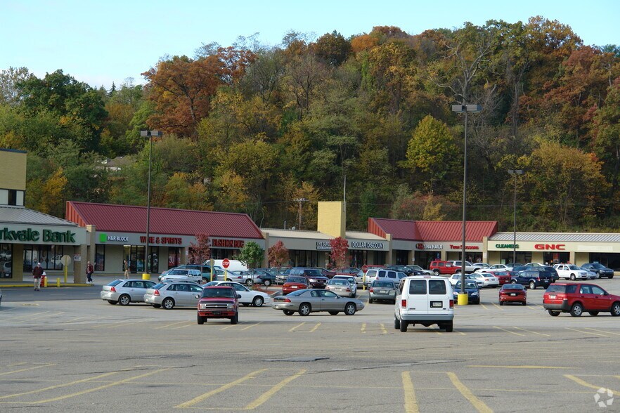 996 West View Park Dr, Pittsburgh, PA à louer - Photo principale – Image 1 sur 18