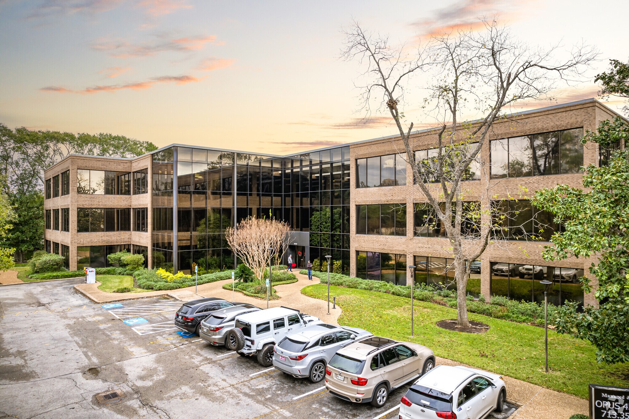 4544 Post Oak Pl, Houston, TX à louer Photo de l’immeuble– Image 1 sur 12