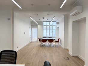 15 Devonshire Sq, Londres à louer Photo intérieure– Image 2 sur 3
