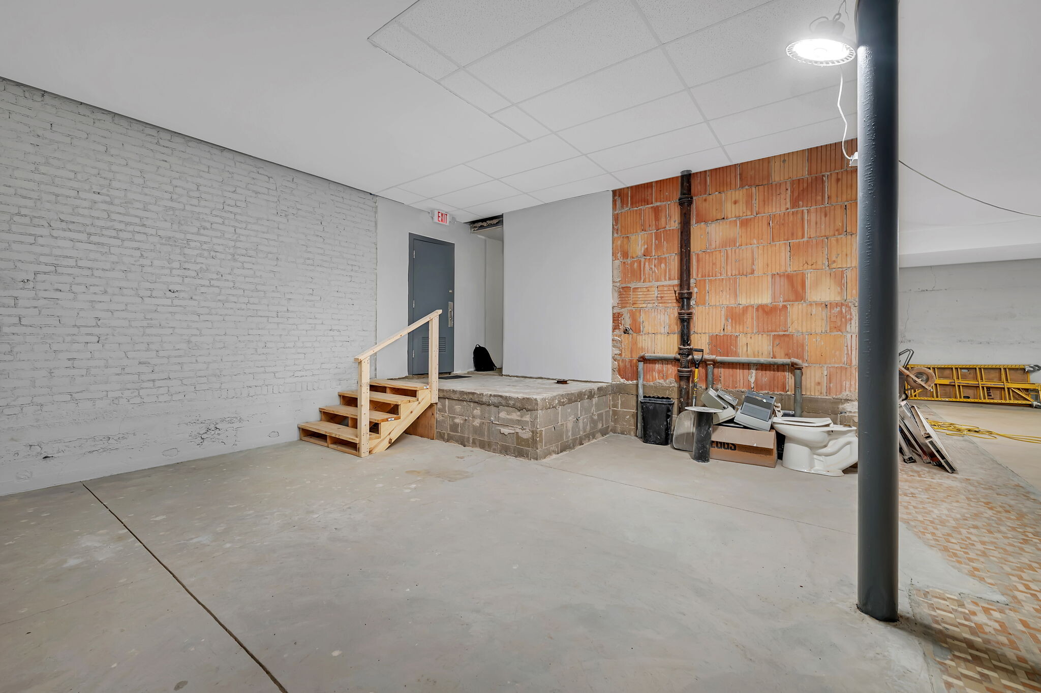 31 W Downer Pl, Aurora, IL à louer Photo intérieure– Image 1 sur 7