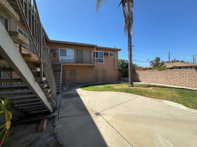 5950 Fulcher Ave, North Hollywood, CA à vendre - Photo de l’immeuble – Image 3 sur 6