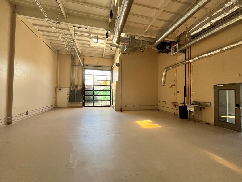 1130 Independence Ave, Mountain View, CA à louer - Photo de l’immeuble – Image 3 sur 25