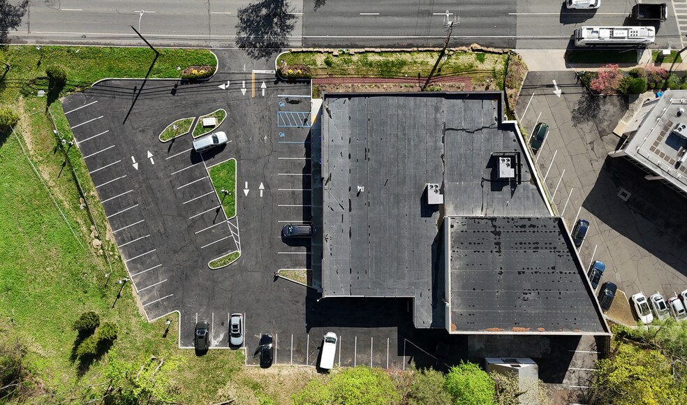 1200 Mamaroneck Ave, White Plains, NY à louer - Photo de l’immeuble – Image 2 sur 8