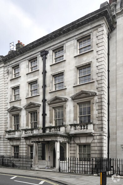 41 Upper Grosvenor St, Londres à vendre - Photo de l’immeuble – Image 3 sur 4