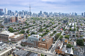 559-563 College St, Toronto, ON - VUE AÉRIENNE  vue de carte