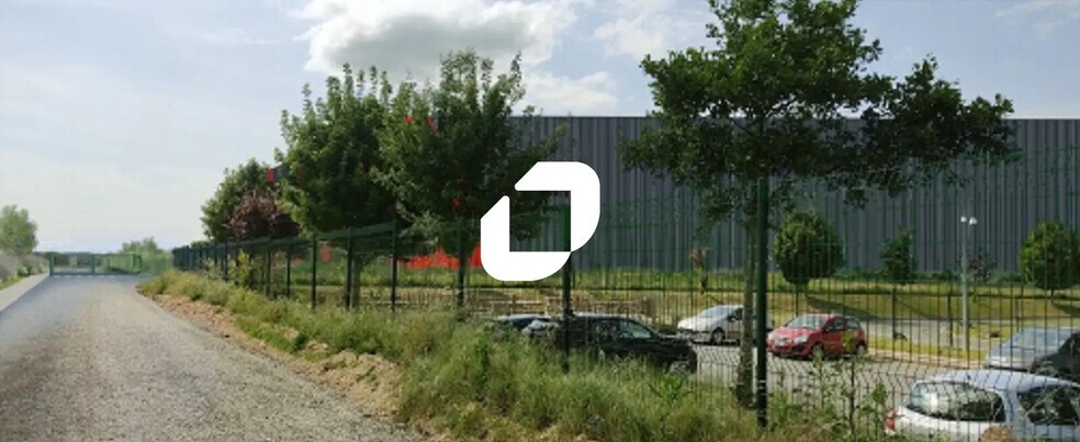 Industriel/Logistique dans Nanteuil-le-Haudouin à louer - Photo de l’immeuble – Image 2 sur 2