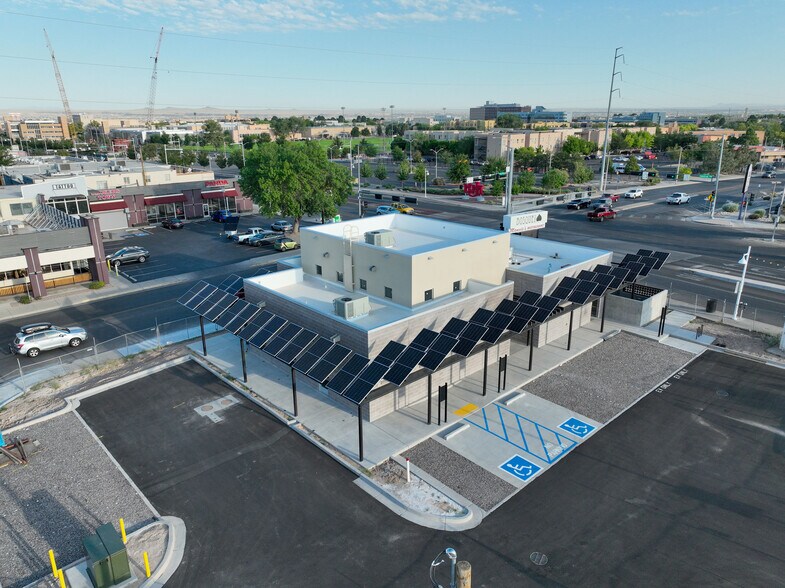 2900 Central Ave SE, Albuquerque, NM à louer - Photo de l’immeuble – Image 1 sur 9