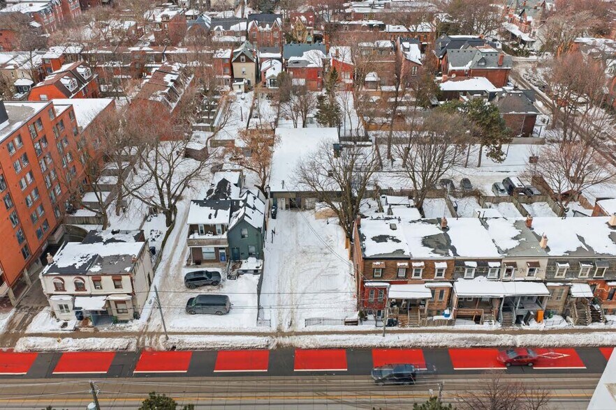 322 Dufferin St, Toronto, ON à louer - Photo de l’immeuble – Image 2 sur 10