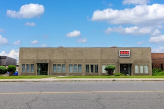 Plus de détails pour 817-819 St Mccaffrey, Saint-Laurent, QC - Industriel/Logistique à louer