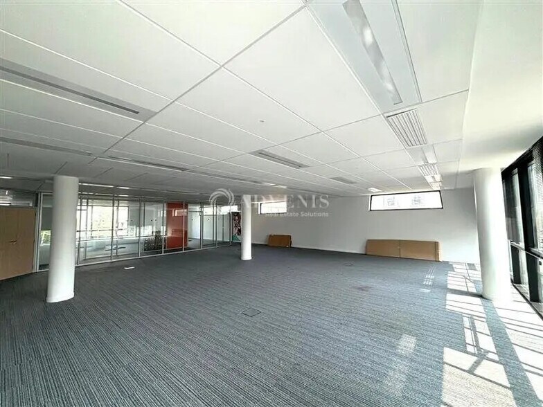 Bureau dans Maisons-Alfort à louer - Photo de l’immeuble – Image 2 sur 8