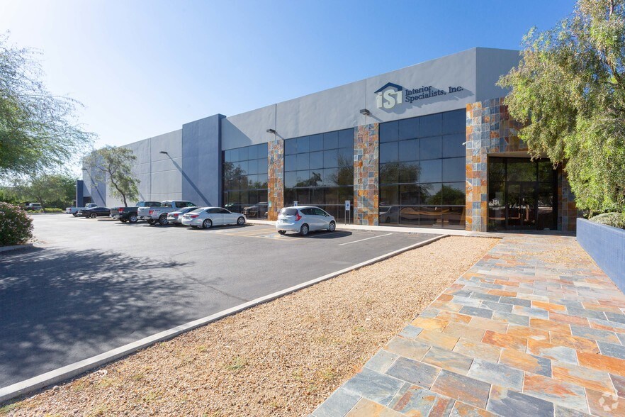 2501 W Phelps Rd, Phoenix, AZ à louer - Photo de l’immeuble – Image 2 sur 5