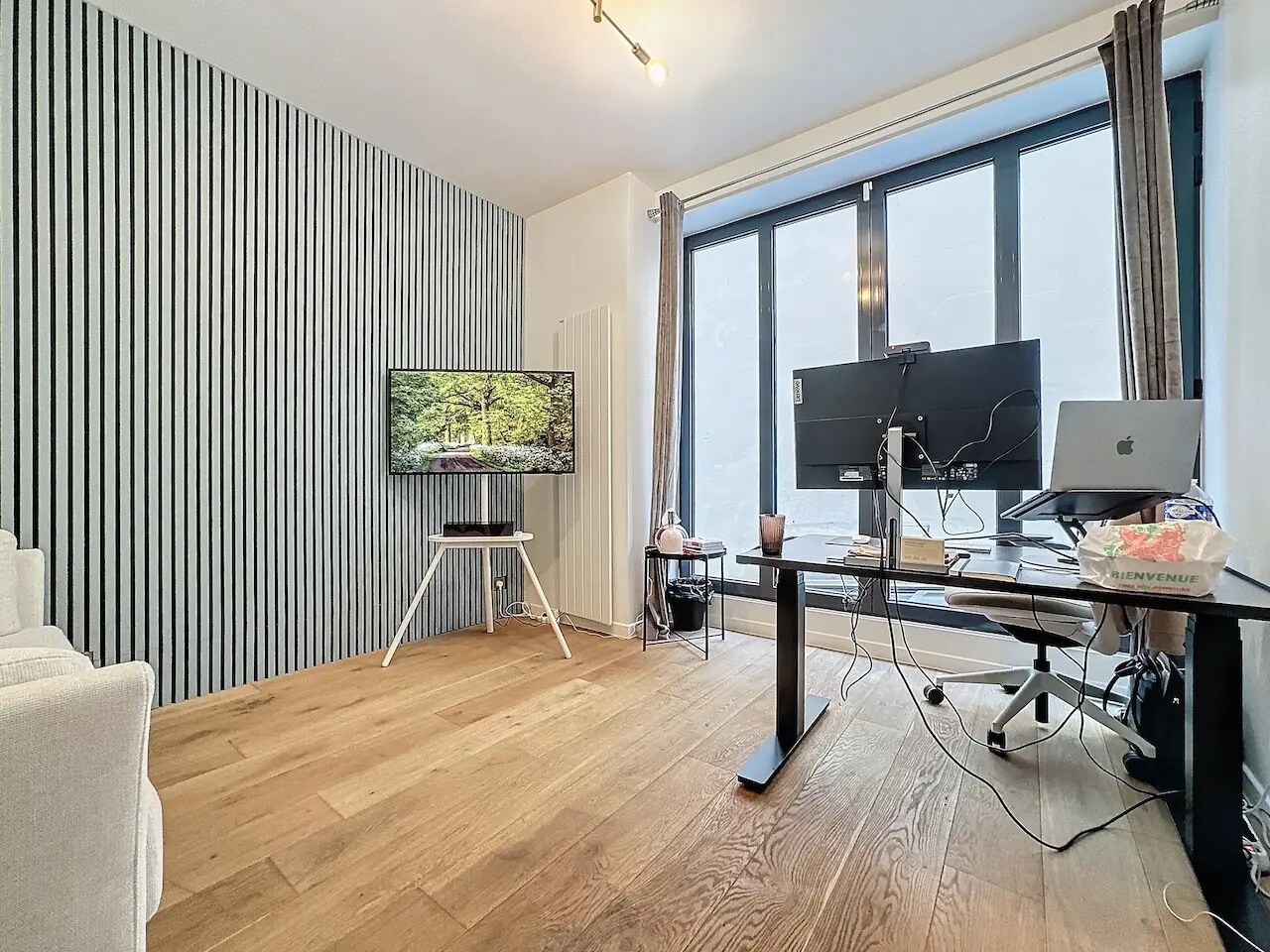  dans Paris à vendre Photo de l’immeuble– Image 1 sur 1