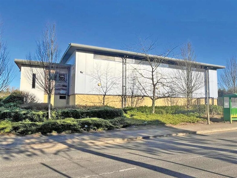 Boundary Way, Hemel Hempstead à vendre - Photo de l’immeuble – Image 3 sur 5