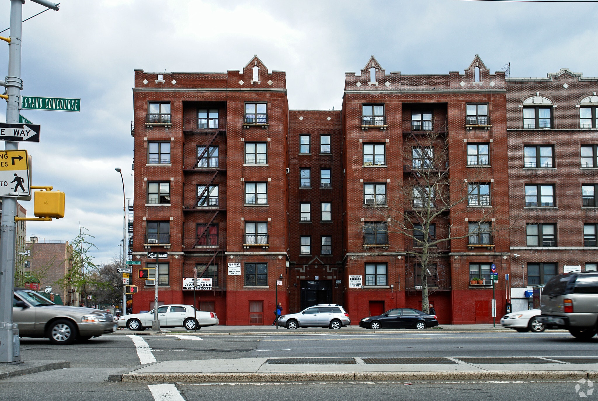 2851-2855 Grand Concourse, Bronx, NY à louer Photo principale– Image 1 sur 6