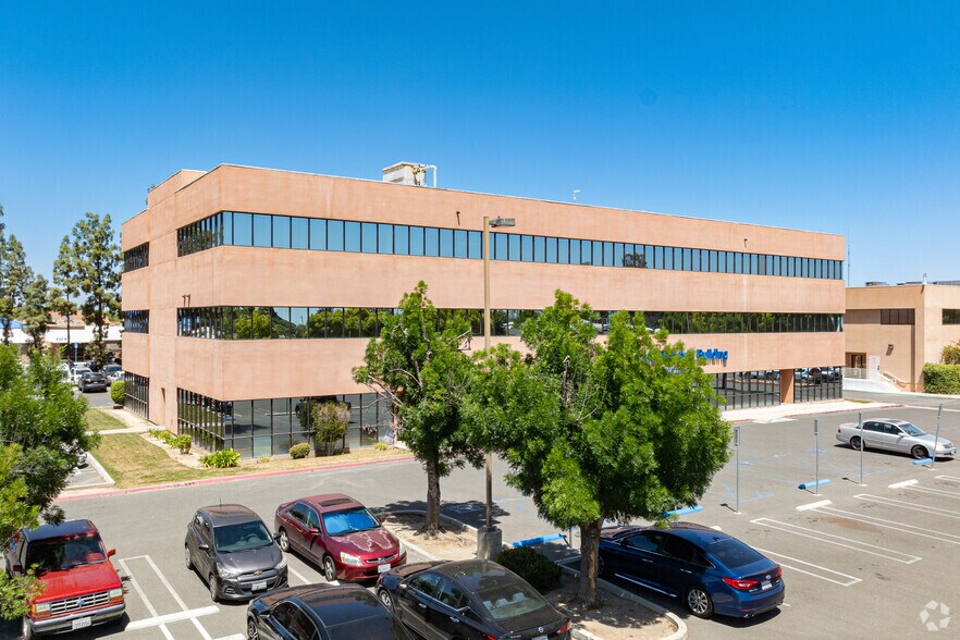 Medical Office Condo Portfolio for Sale portefeuille de 2 biens à vendre sur LoopNet.fr - Photo principale – Image 1 sur 1