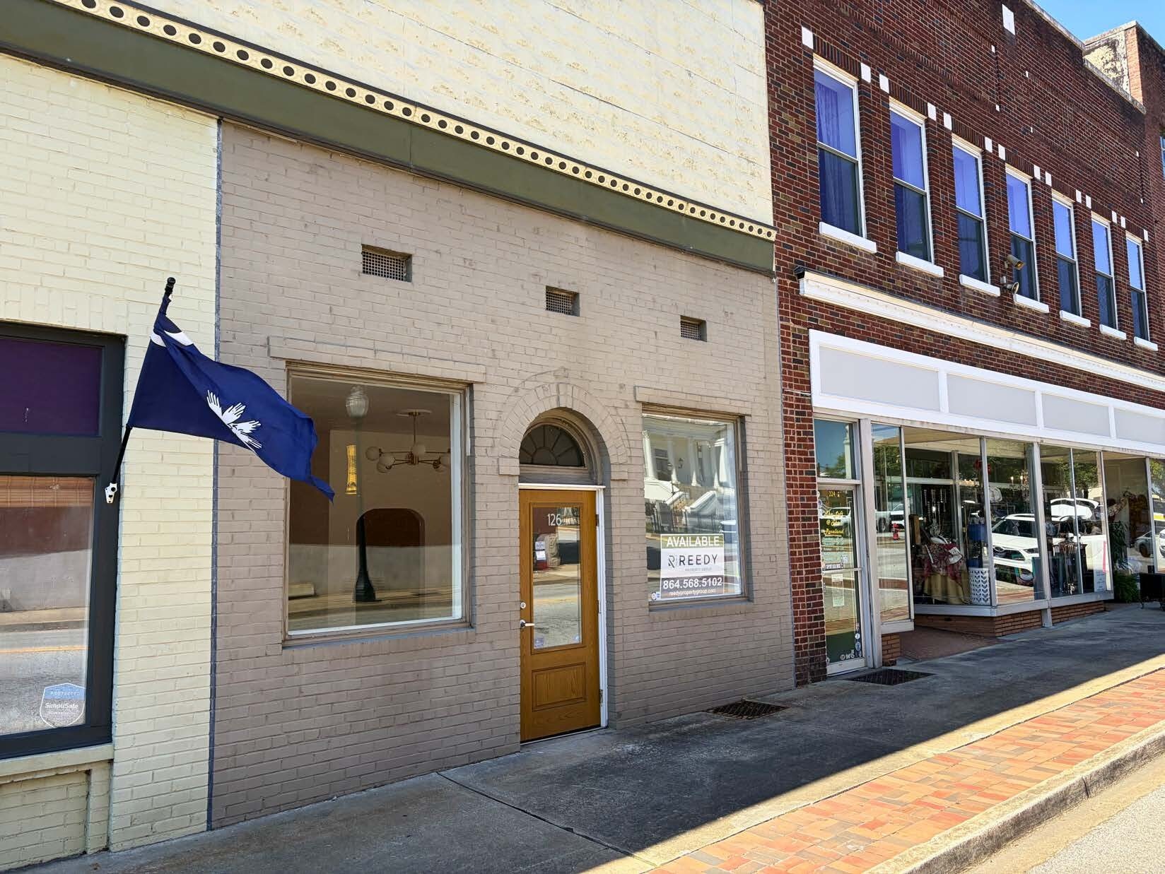 126 E Main St, Laurens, SC à louer Photo de l’immeuble– Image 1 sur 6