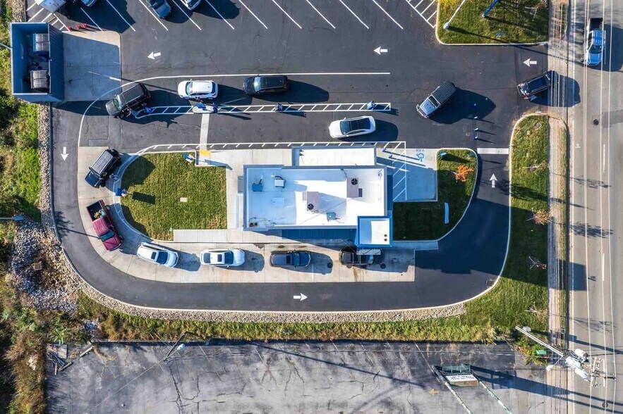 870 S Jefferson Ave, Cookeville, TN à vendre - Photo de l’immeuble – Image 3 sur 6