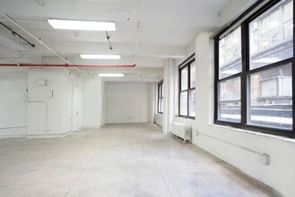 227-229 W 29th St, New York, NY à louer Photo intérieure– Image 2 sur 3