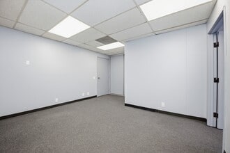 105 N Rose St, Escondido, CA à louer Photo intérieure– Image 2 sur 6