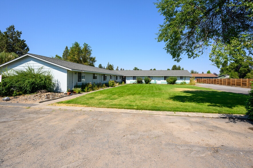 2125 SW Xero Ln, Redmond, OR à vendre - Photo de l’immeuble – Image 2 sur 63