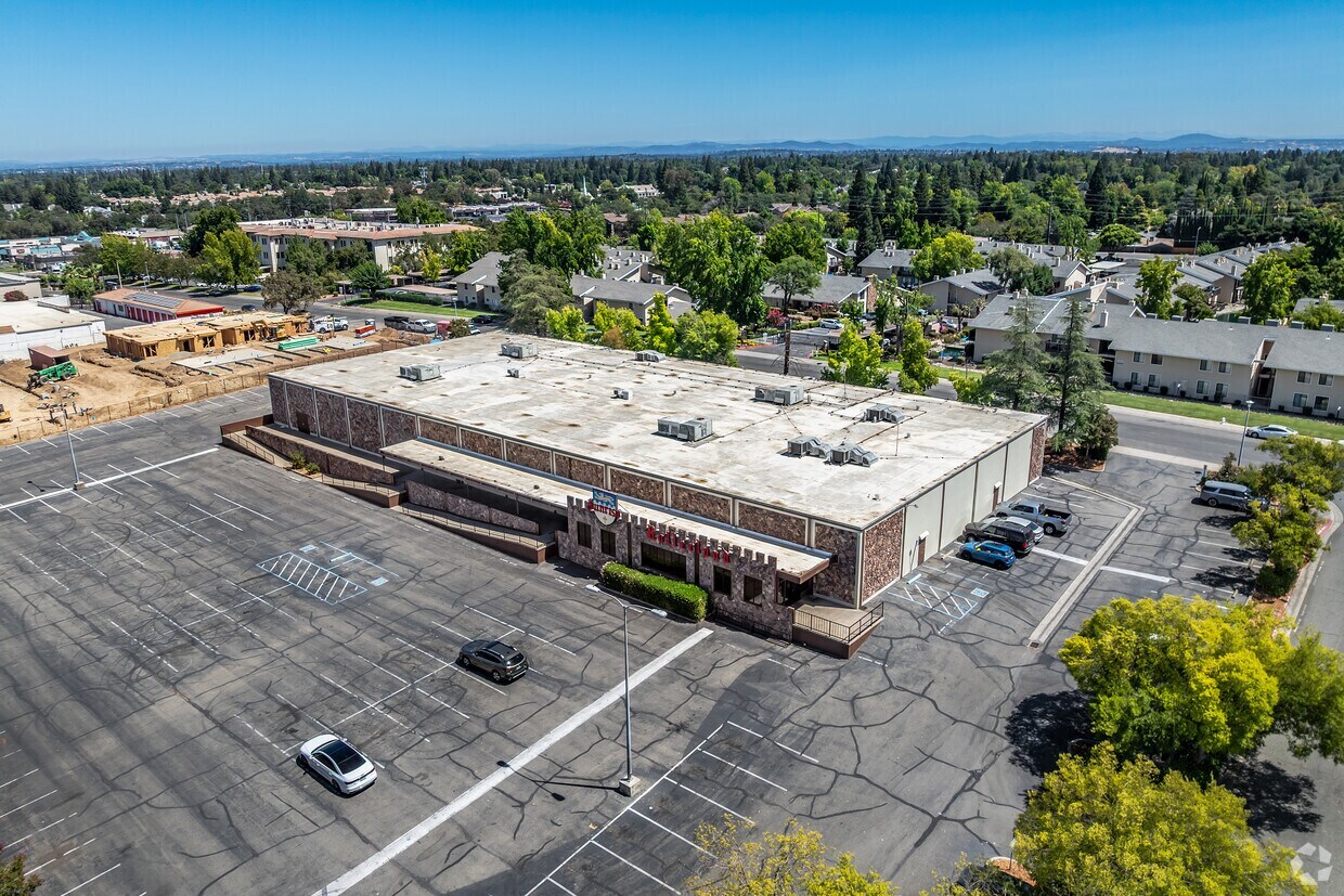 6001 Sunrise Vista Dr, Citrus Heights, CA à vendre Photo de l’immeuble– Image 1 sur 21