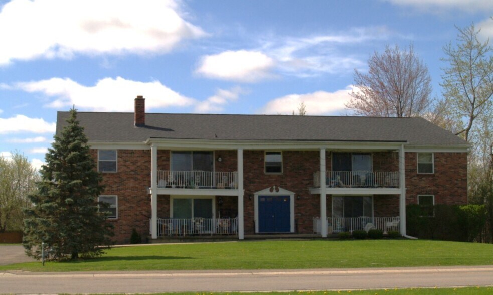 1545 East and West Rd, West Seneca, NY à vendre - Photo de l’immeuble – Image 2 sur 9