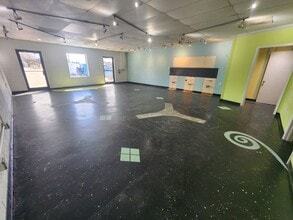 1102-1104 W Fairfield Rd, High Point, NC à louer Photo intérieure– Image 1 sur 9