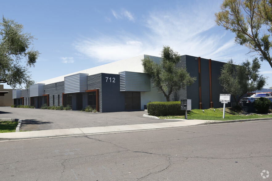 712 S Hacienda Dr, Tempe, AZ à louer - Photo principale – Image 1 sur 5