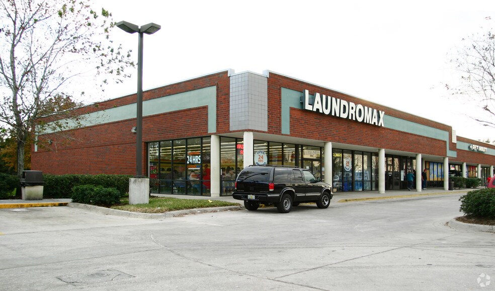 4941 E Busch Blvd, Tampa, FL à louer - Photo de l’immeuble – Image 2 sur 18