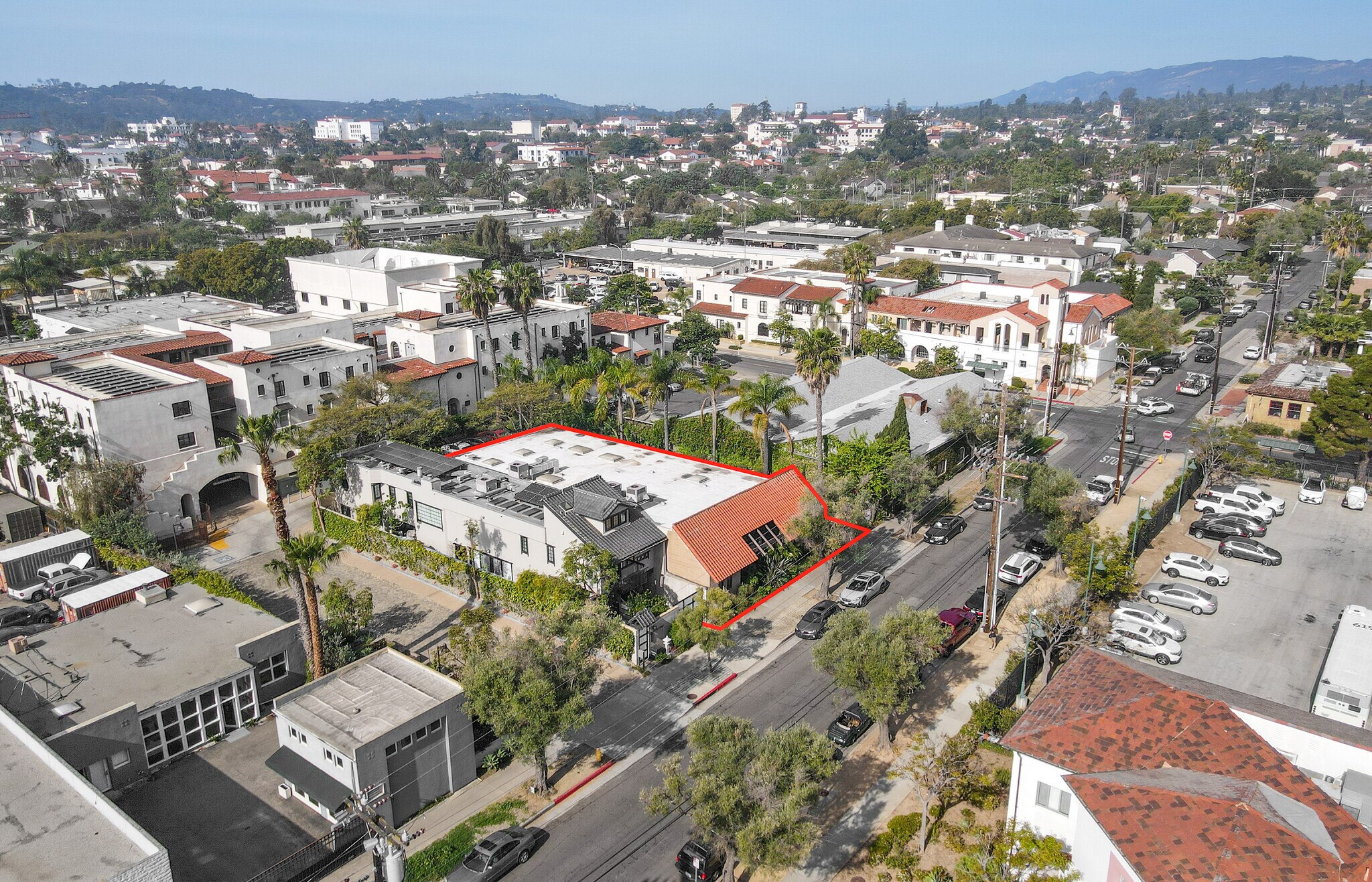 525 Olive St, Santa Barbara, CA à vendre Photo de l’immeuble– Image 1 sur 12