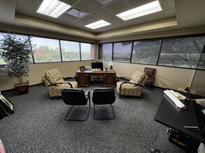 10300 W 103rd St, Overland Park, KS à louer Photo intérieure– Image 2 sur 13