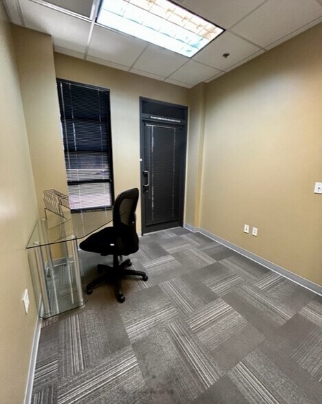9885 S Priest Dr, Tempe, AZ à louer - Photo intérieure – Image 3 sur 37