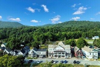 40 The Common, Chester, VT - VUE AÉRIENNE vue de carte - Image1